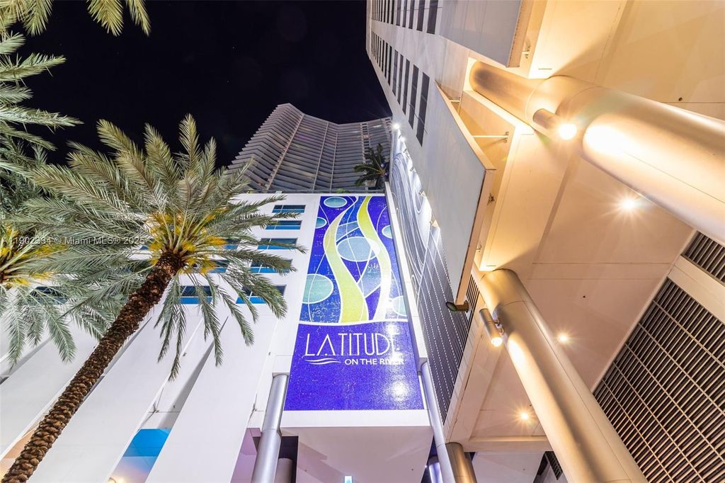 Photo of 175 SW 7th St #1212, Miami, FL 33130 (MLS # A11902334)