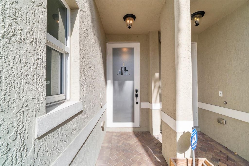 Photo of 407 SE 13th St, Fort Lauderdale, FL 33316 (MLS # A11771795)