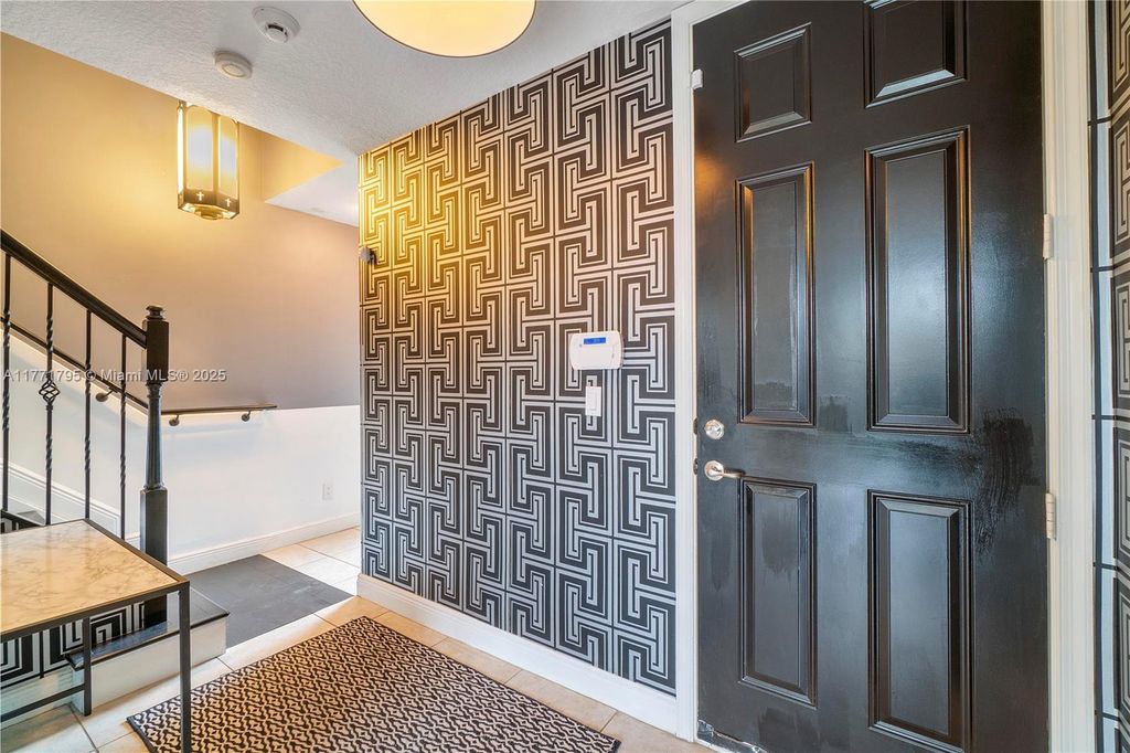 Photo of 407 SE 13th St, Fort Lauderdale, FL 33316 (MLS # A11771795)