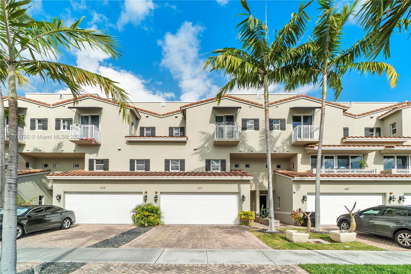 Rental Property at 407 Se 13th St, Fort Lauderdale, Broward County, Florida - Bedrooms: 3 
Bathrooms: 4  - $4,000 MO.