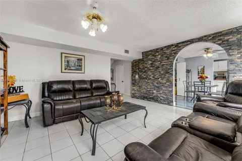 MLS: A11752262