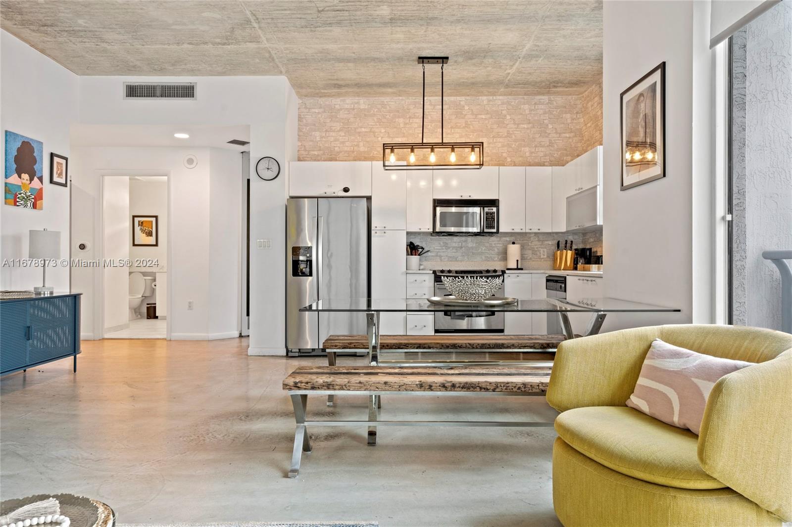THE LOFT DOWNTOWN CONDO - Residential Lease