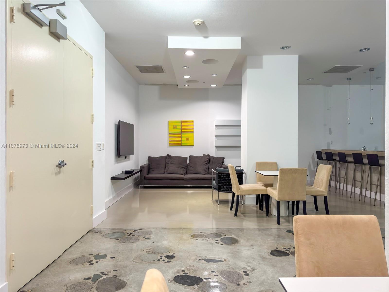 THE LOFT DOWNTOWN CONDO - Residential Lease