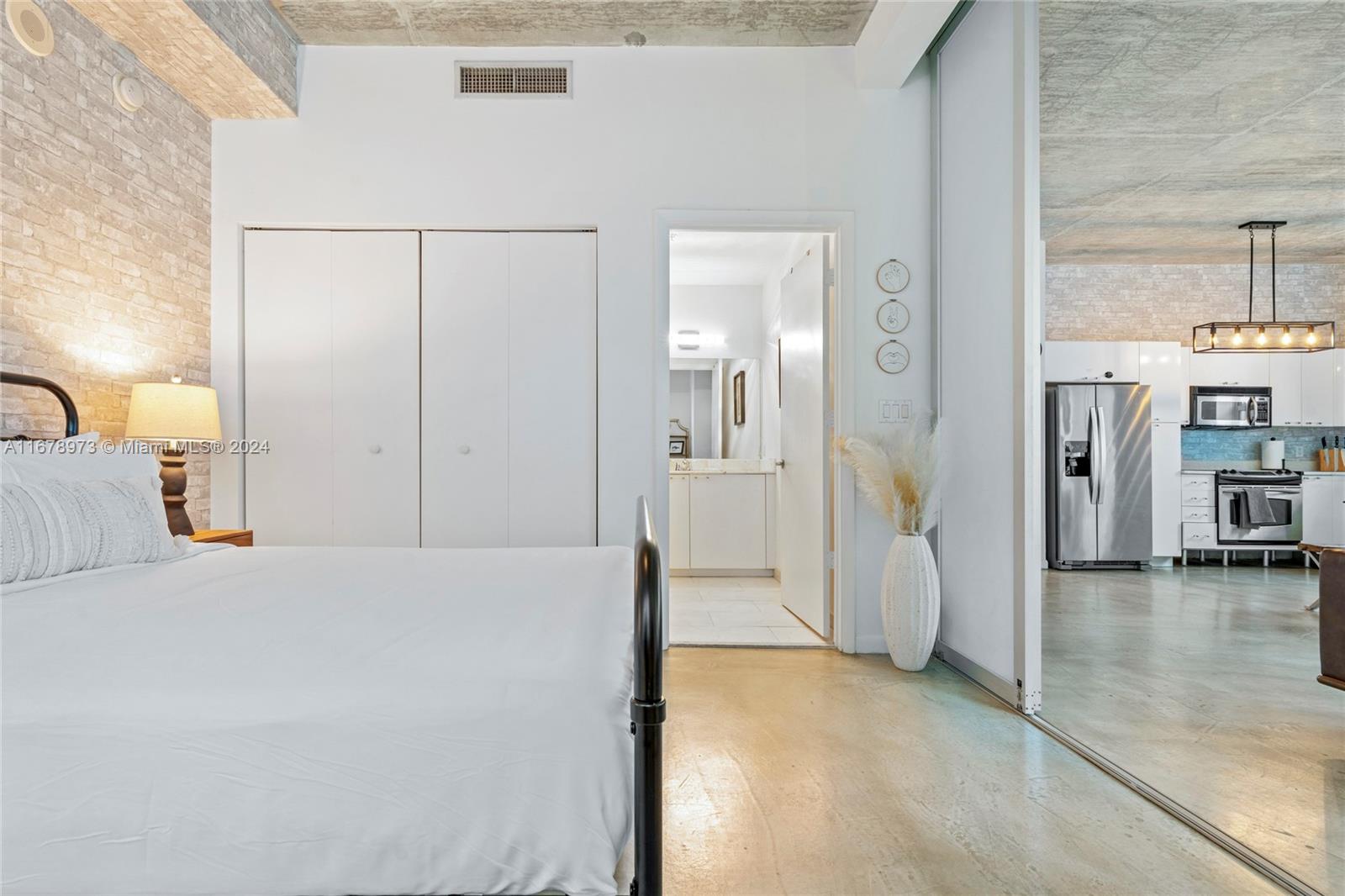 THE LOFT DOWNTOWN CONDO - Residential Lease