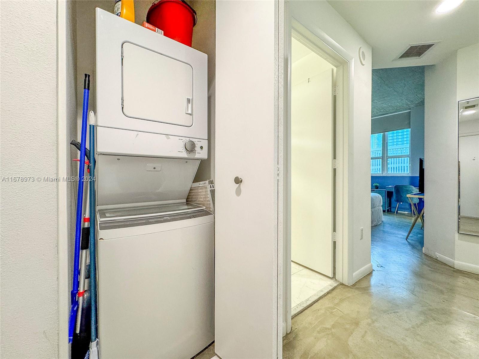 THE LOFT DOWNTOWN CONDO - Residential Lease