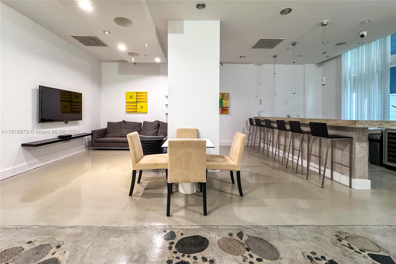 THE LOFT DOWNTOWN CONDO - Residential Lease