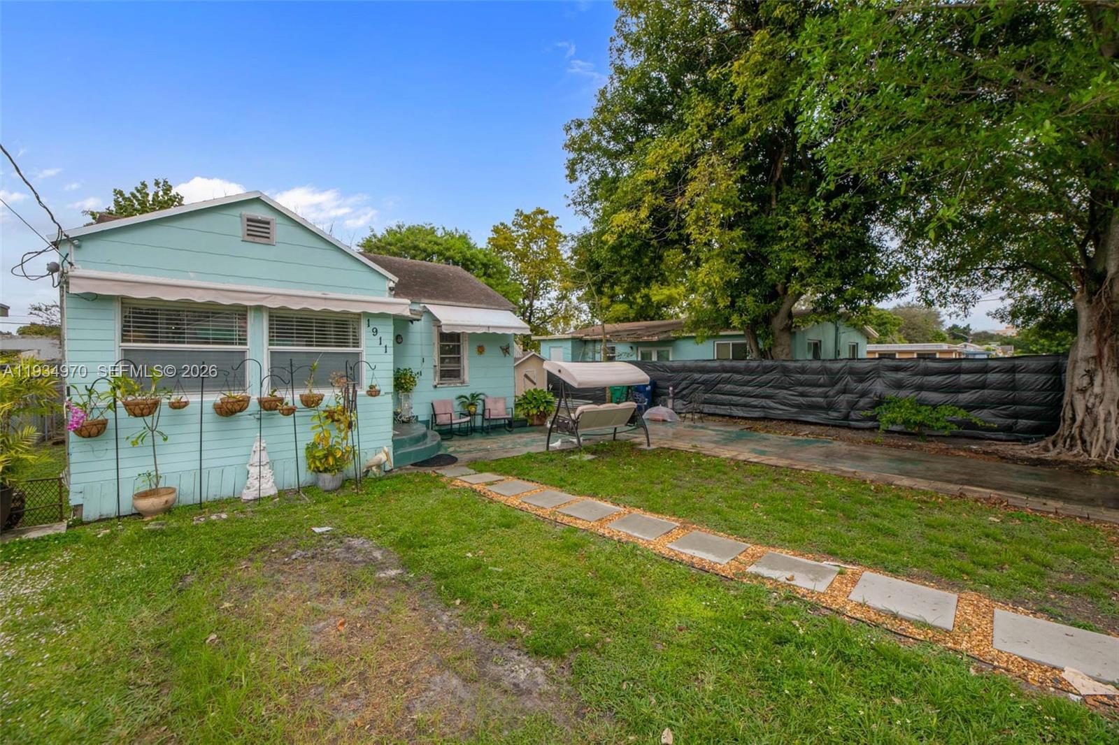 FLORAL PARK - Residential