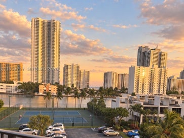 1000 Parkview Dr 528 Hallandale Beach FL 33009