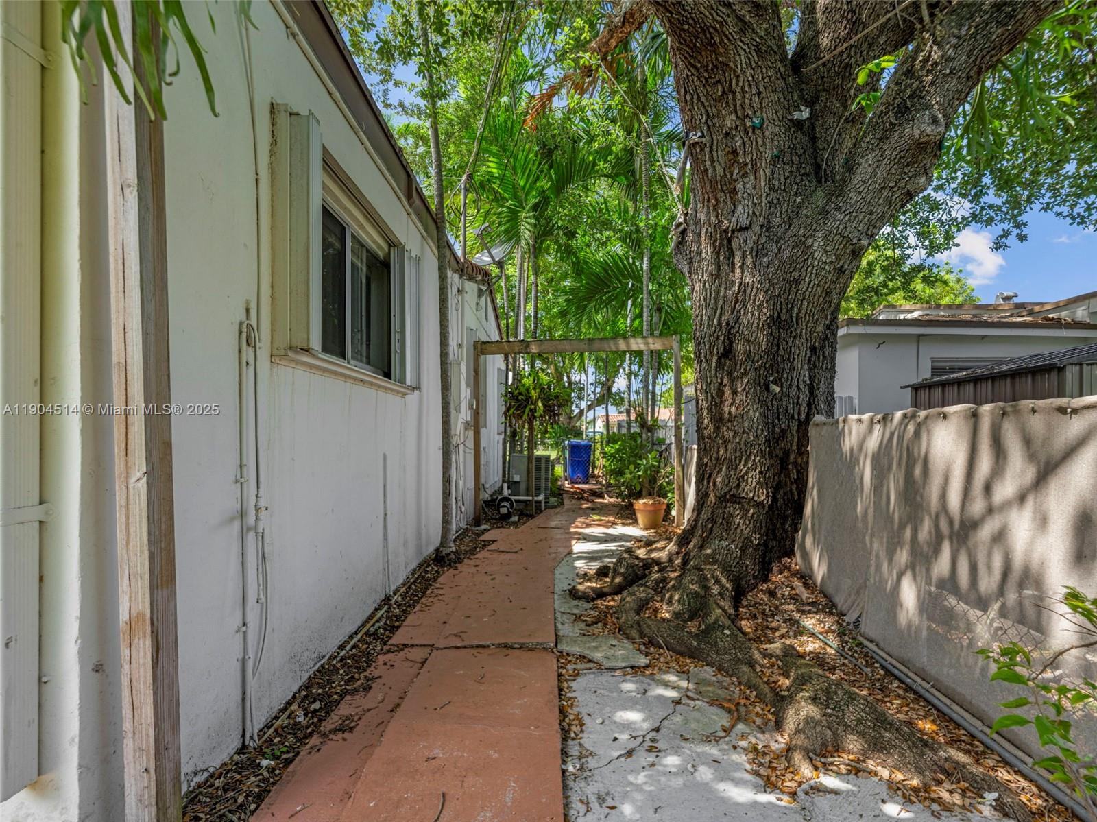 LYNNWOOD NO 2 - Residential Lease