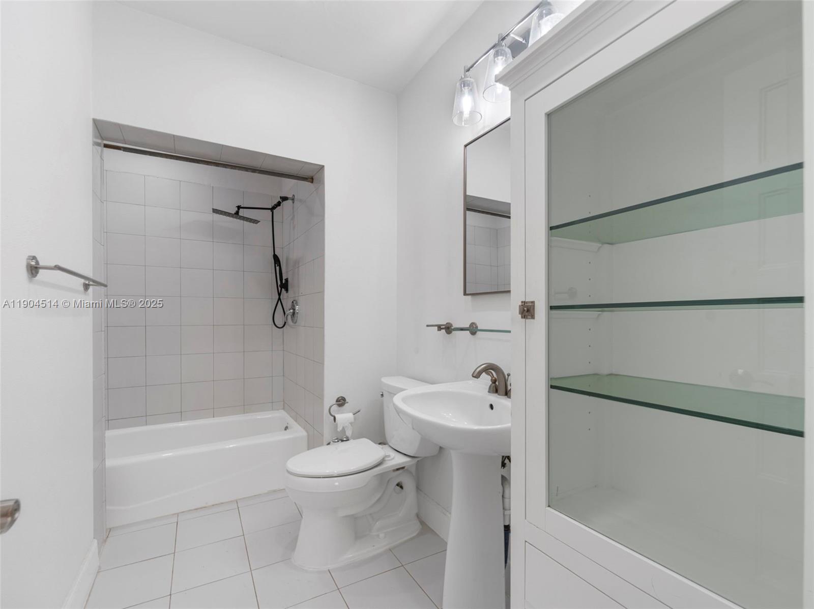 LYNNWOOD NO 2 - Residential Lease