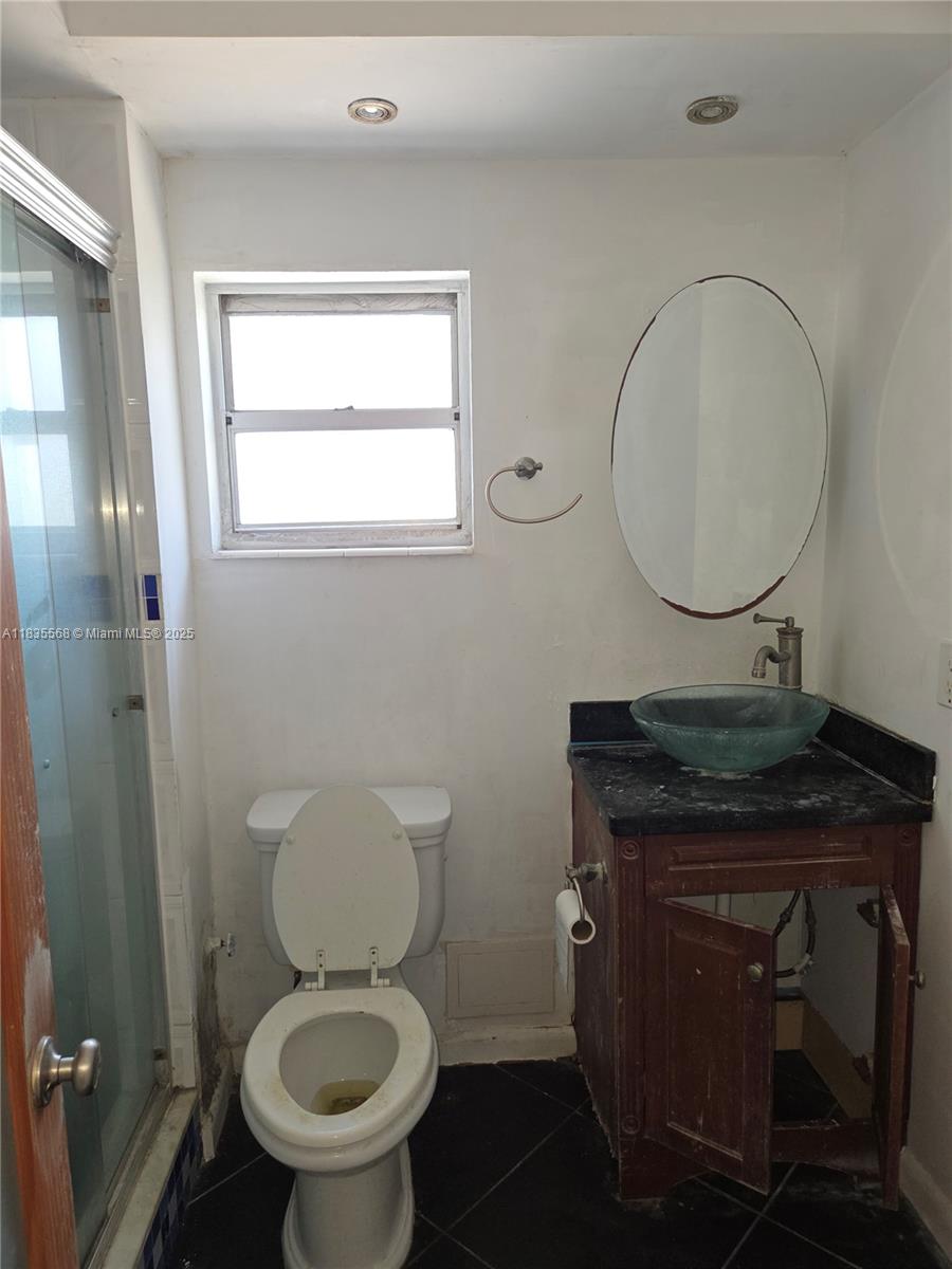 400 Kings Point Dr 401