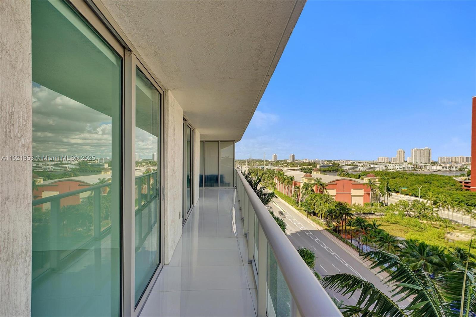 PARQUE TOWERS CONDO - Residential