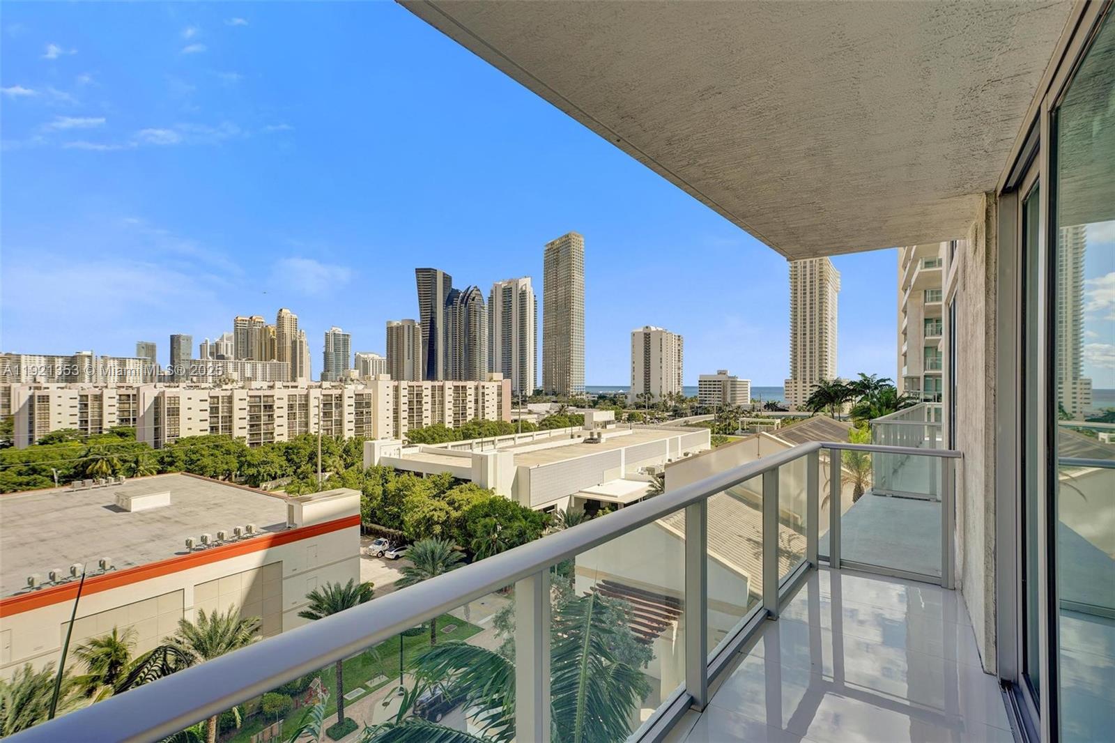 PARQUE TOWERS CONDO - Residential
