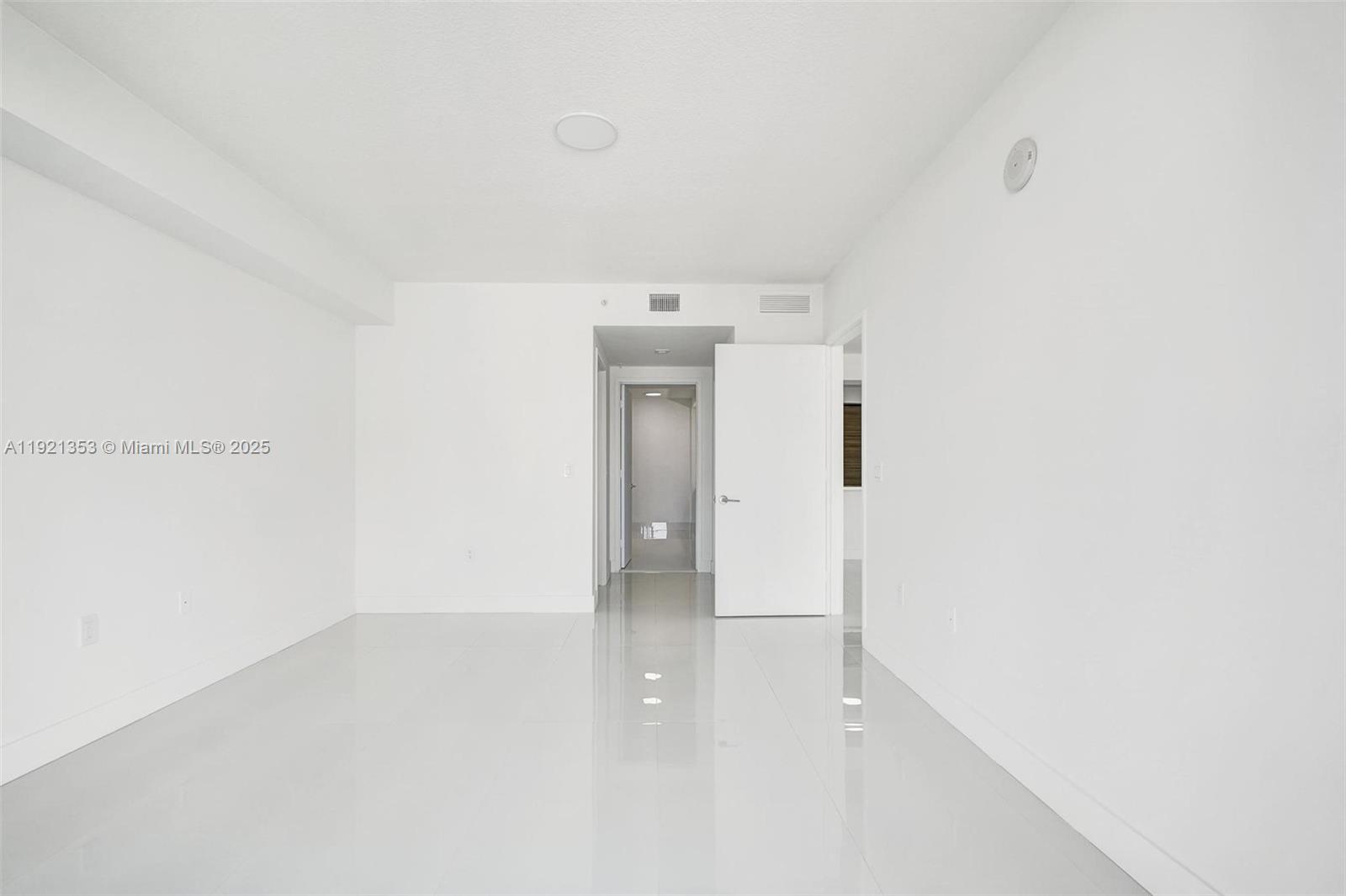 PARQUE TOWERS CONDO - Residential