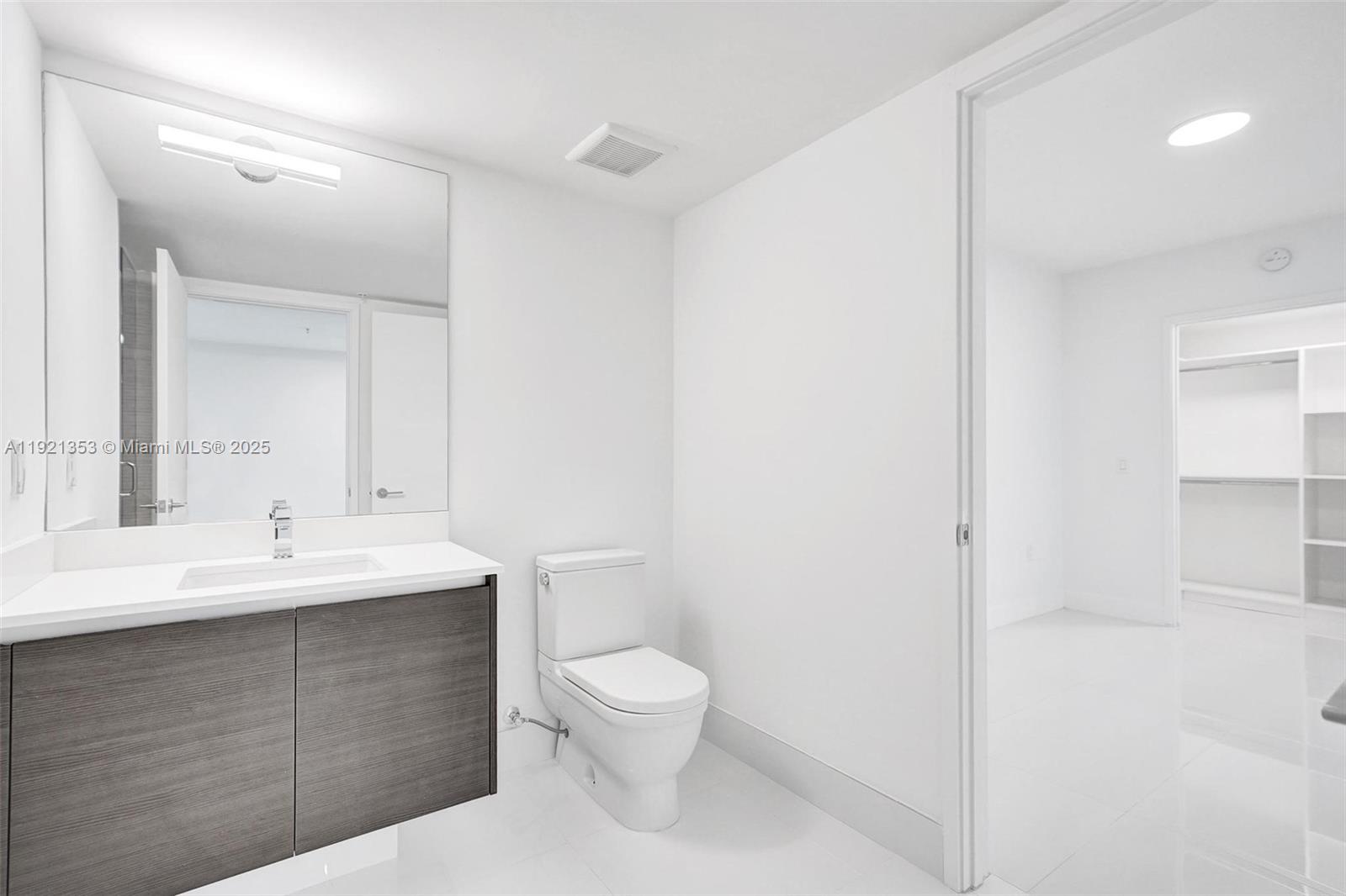 PARQUE TOWERS CONDO - Residential