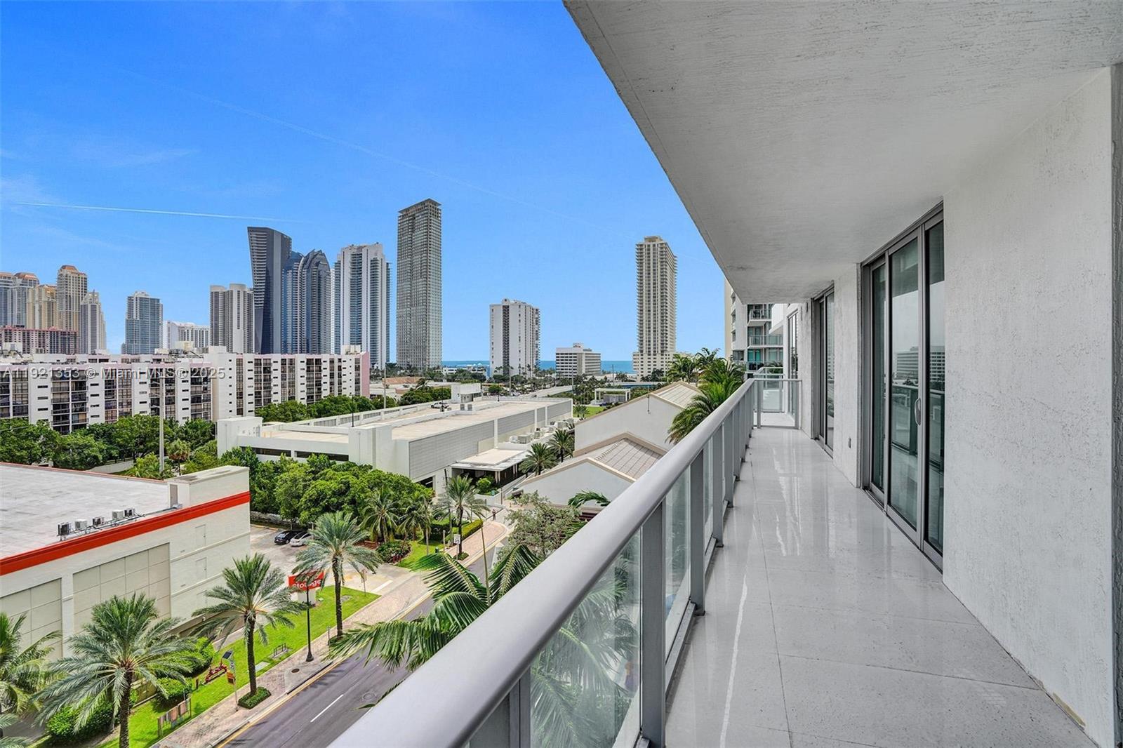 PARQUE TOWERS CONDO - Residential