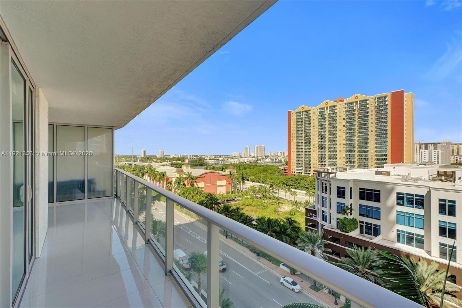 PARQUE TOWERS CONDO - Residential