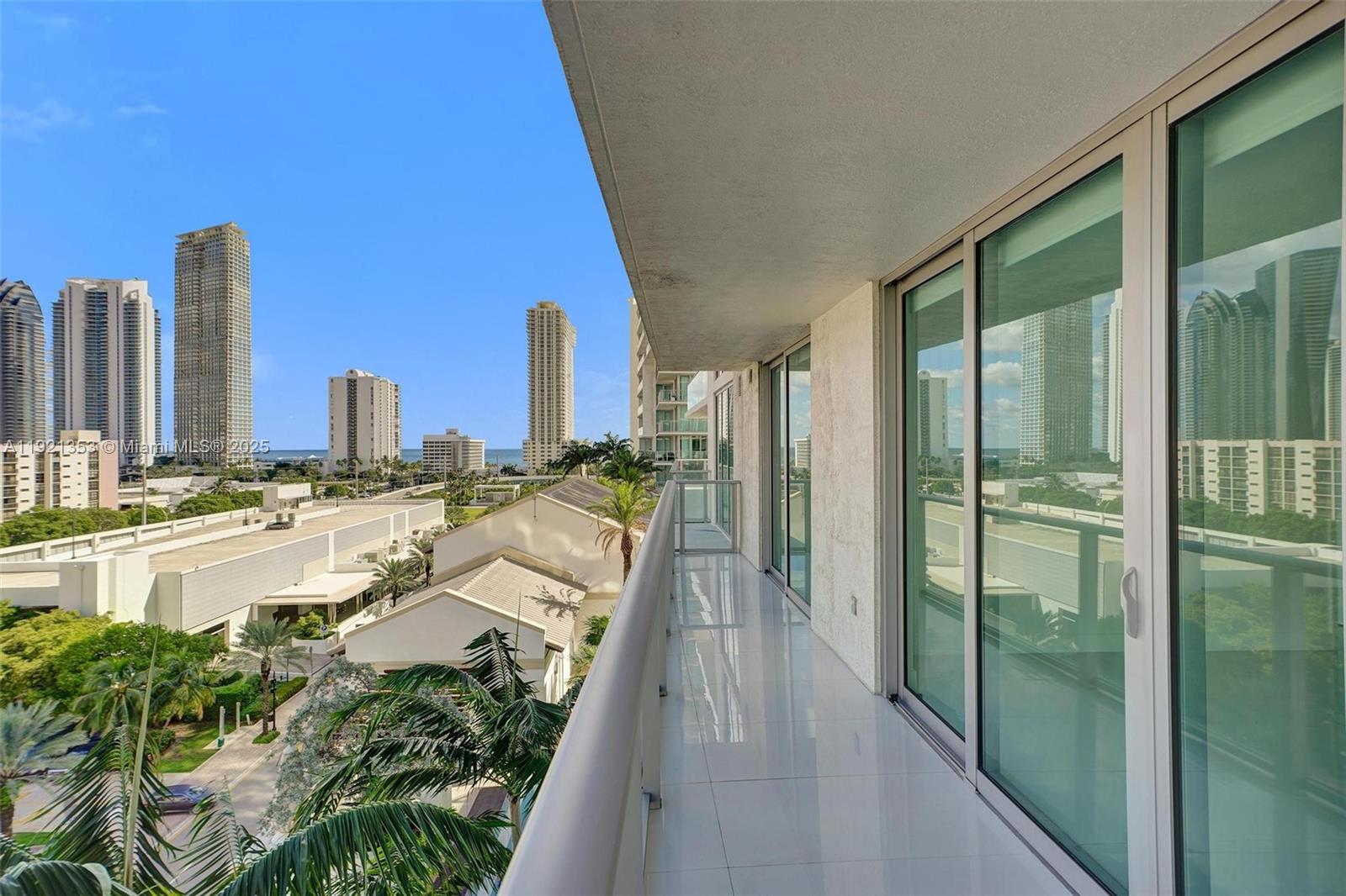 PARQUE TOWERS CONDO - Residential