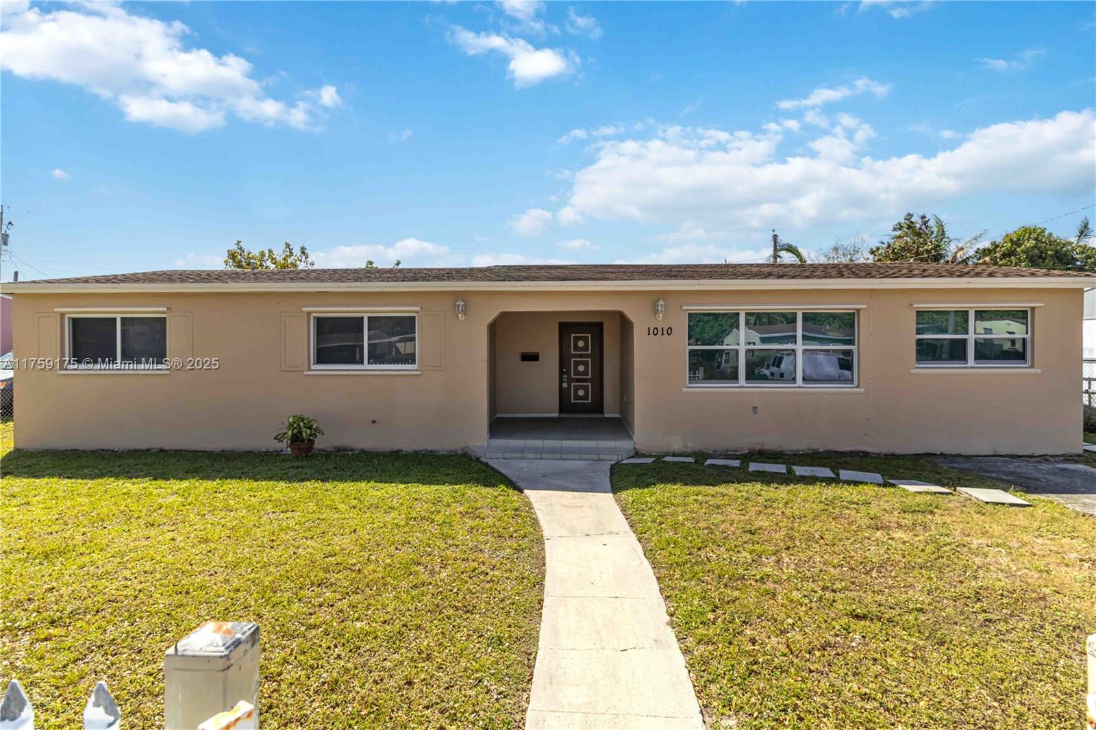 1010 Nw 196th Ter 1010, Miami Gardens, Broward County, Florida - 3 Bedrooms  
2 Bathrooms - 