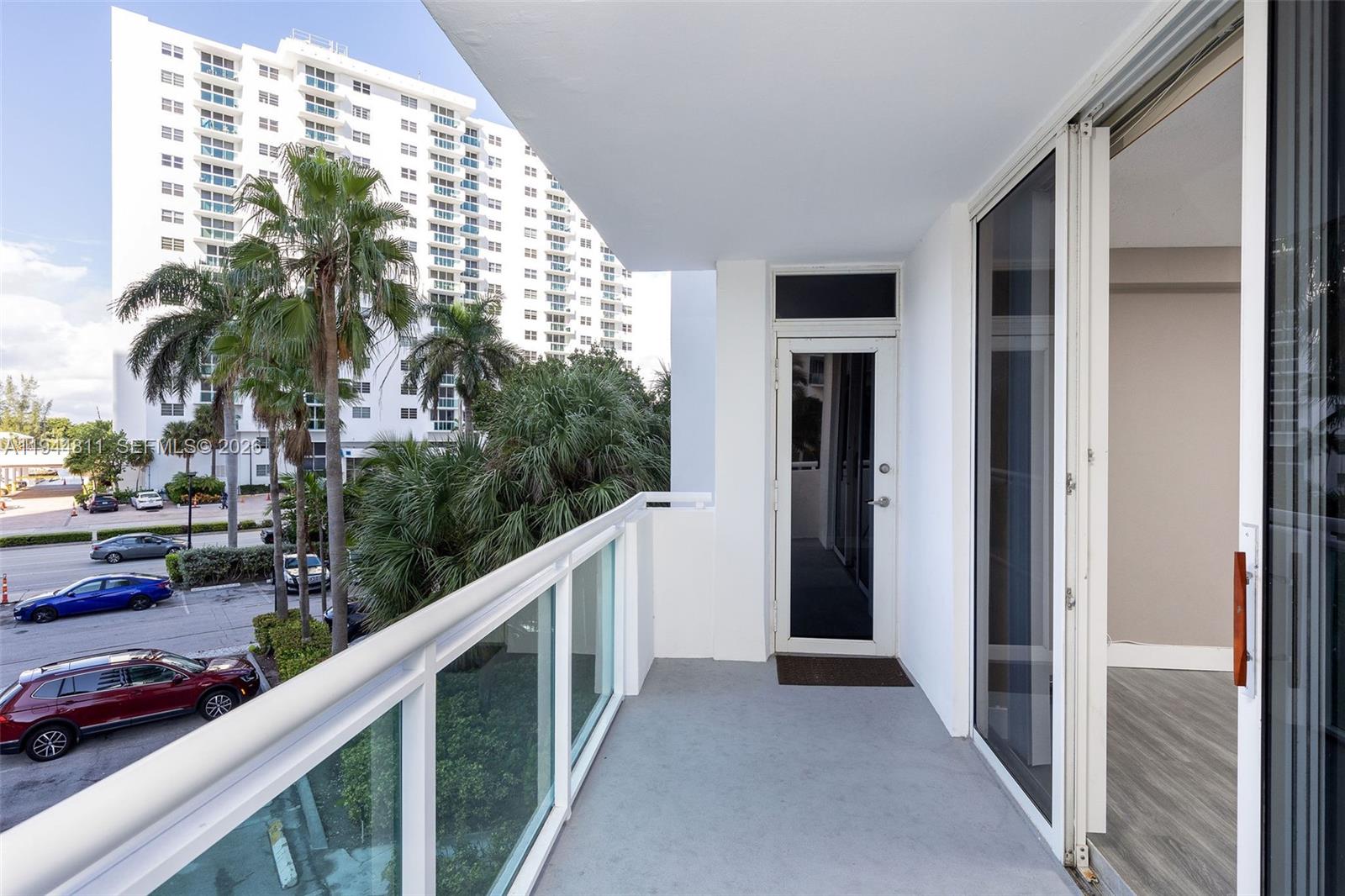 RESIDENCES ON HOLLYWOOD B - Residential