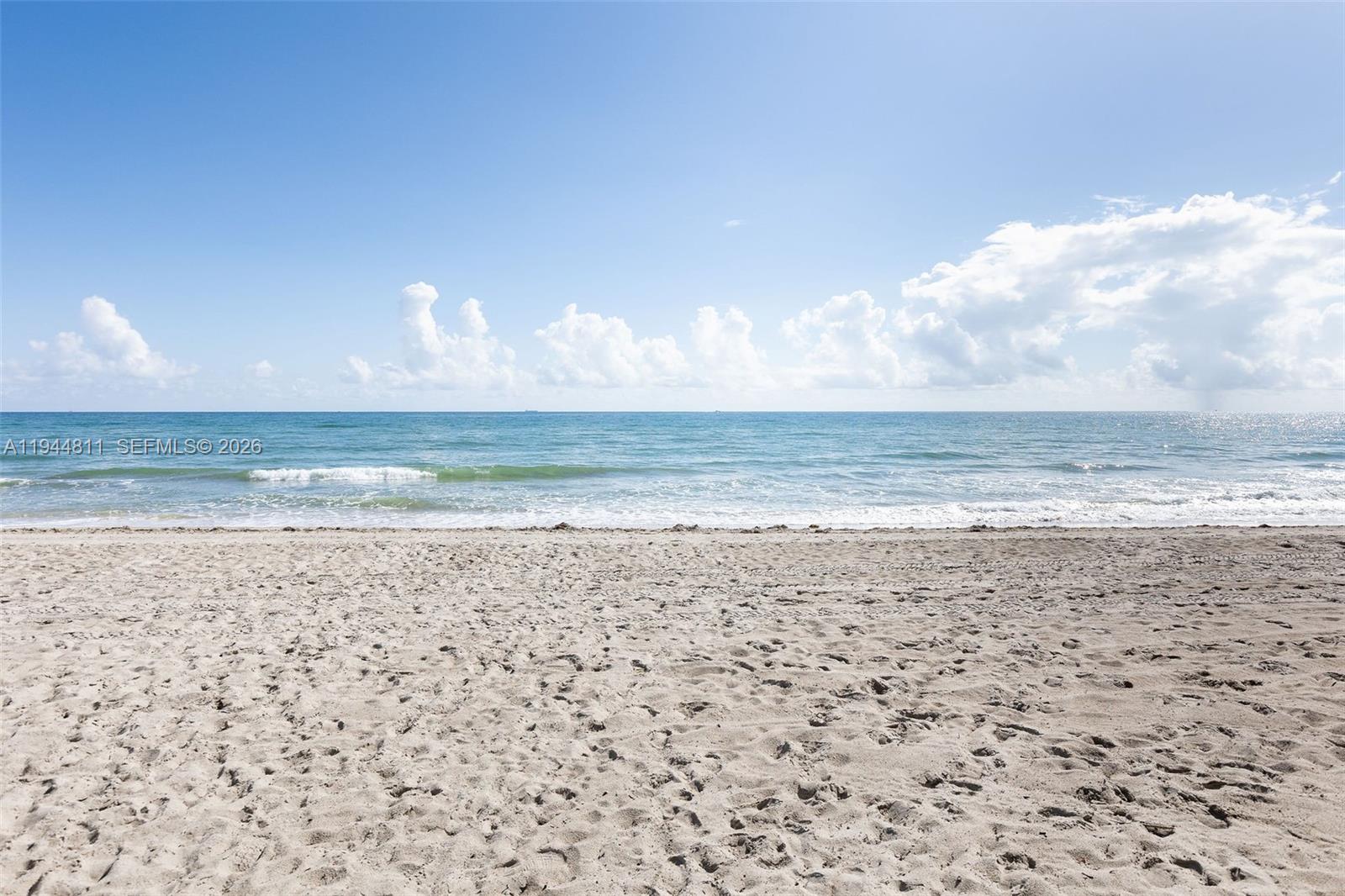 RESIDENCES ON HOLLYWOOD B - Residential