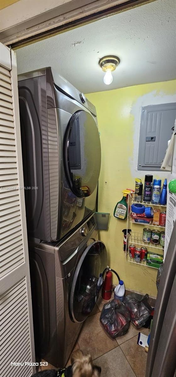 BUILDING SIX OF RACQUET C - Residential