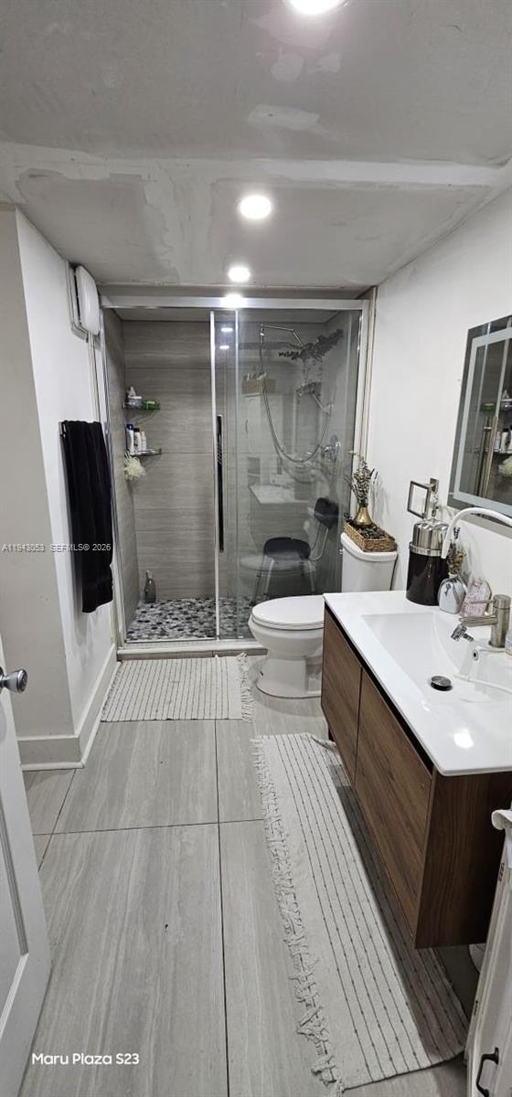 BUILDING SIX OF RACQUET C - Residential