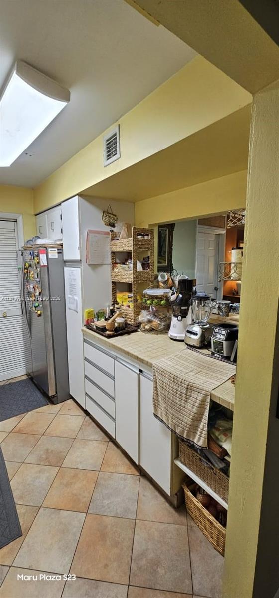 BUILDING SIX OF RACQUET C - Residential