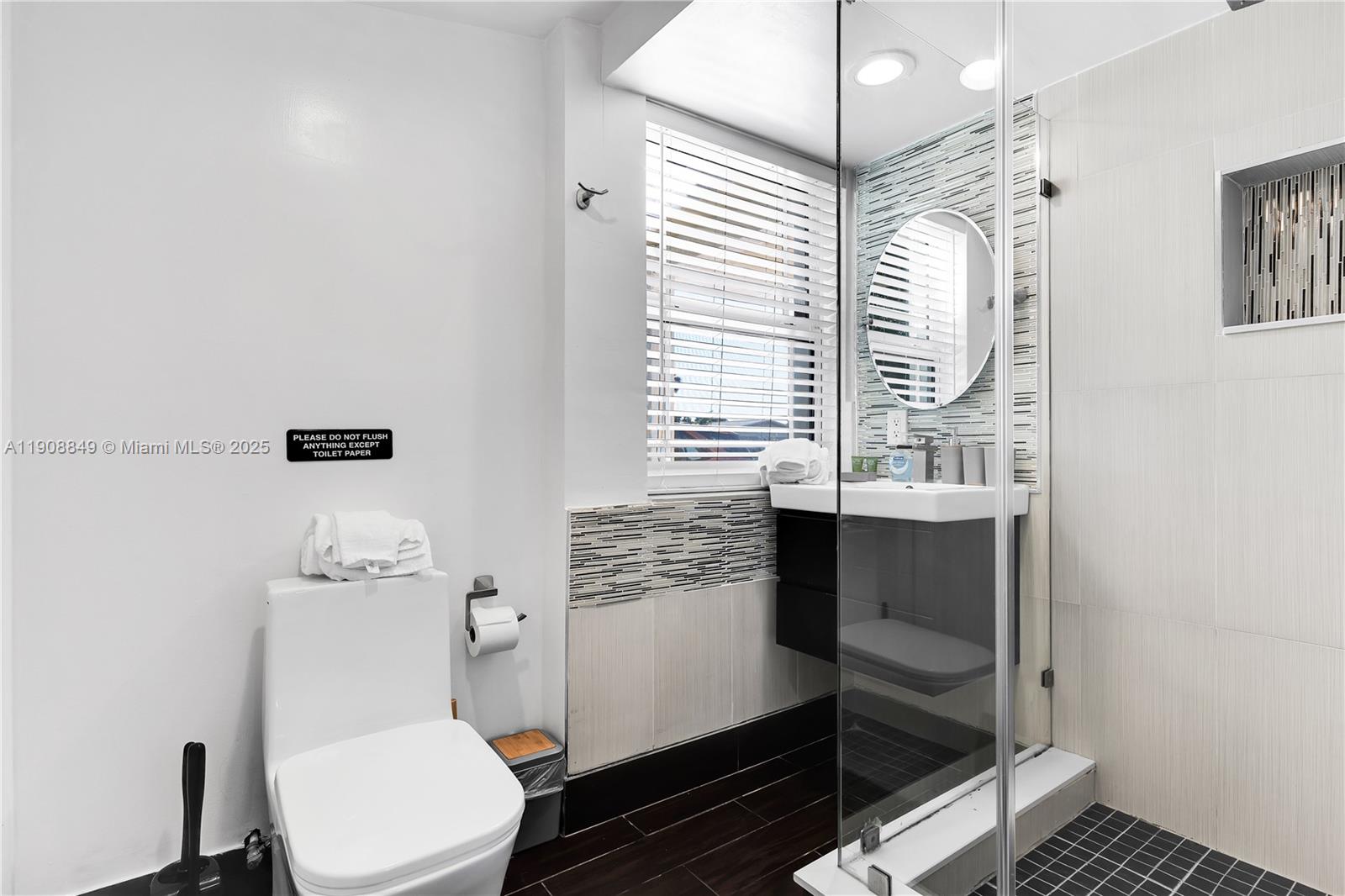 DRIFTWOOD ESTATES NO 6 - Residential Lease