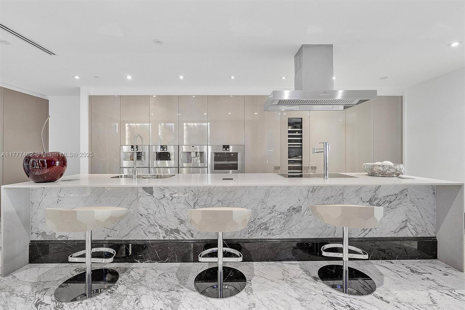 CHATEAU OCEAN CONDO UNIT 1 - Residential