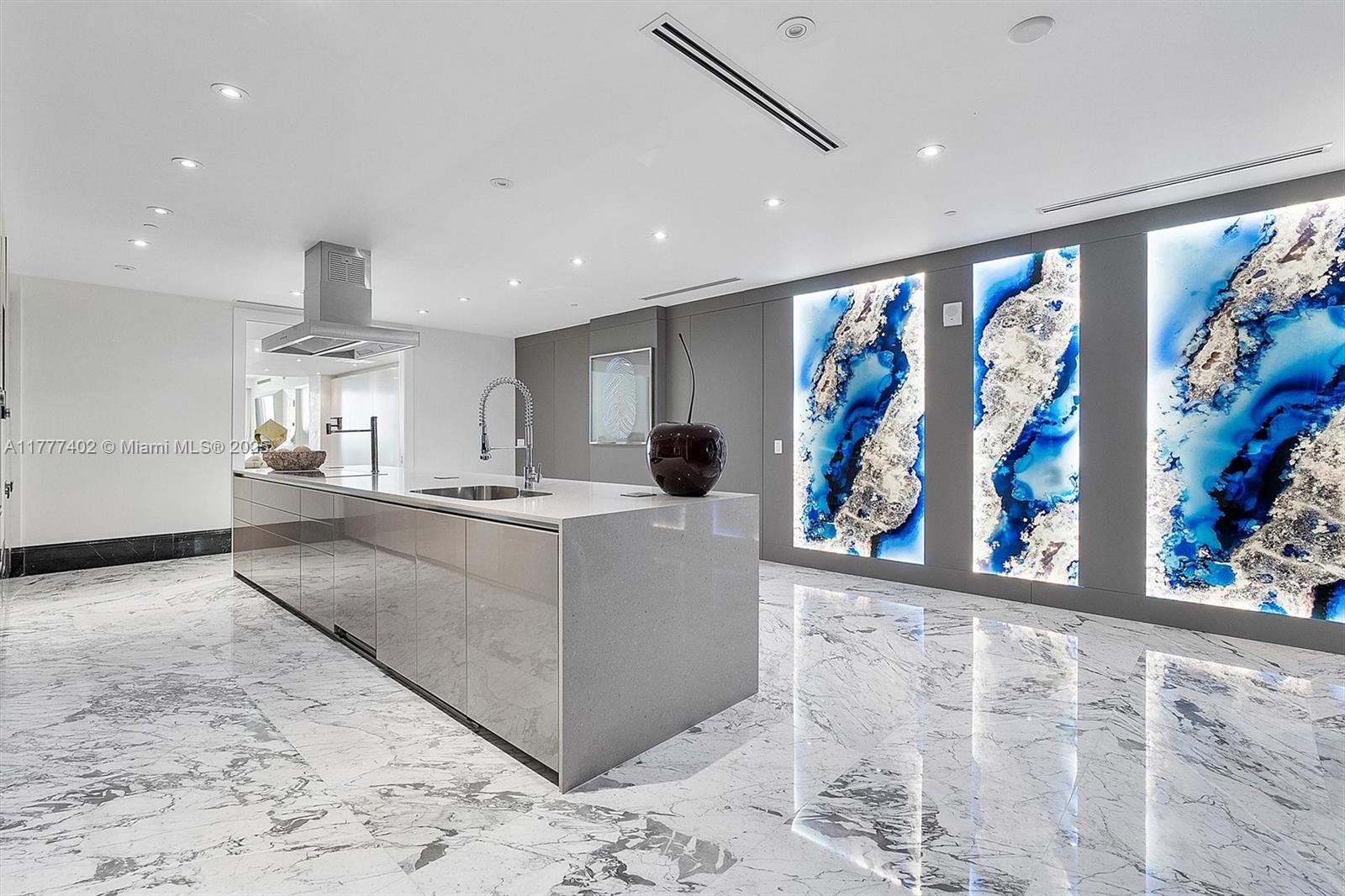 CHATEAU OCEAN CONDO UNIT 1 - Residential