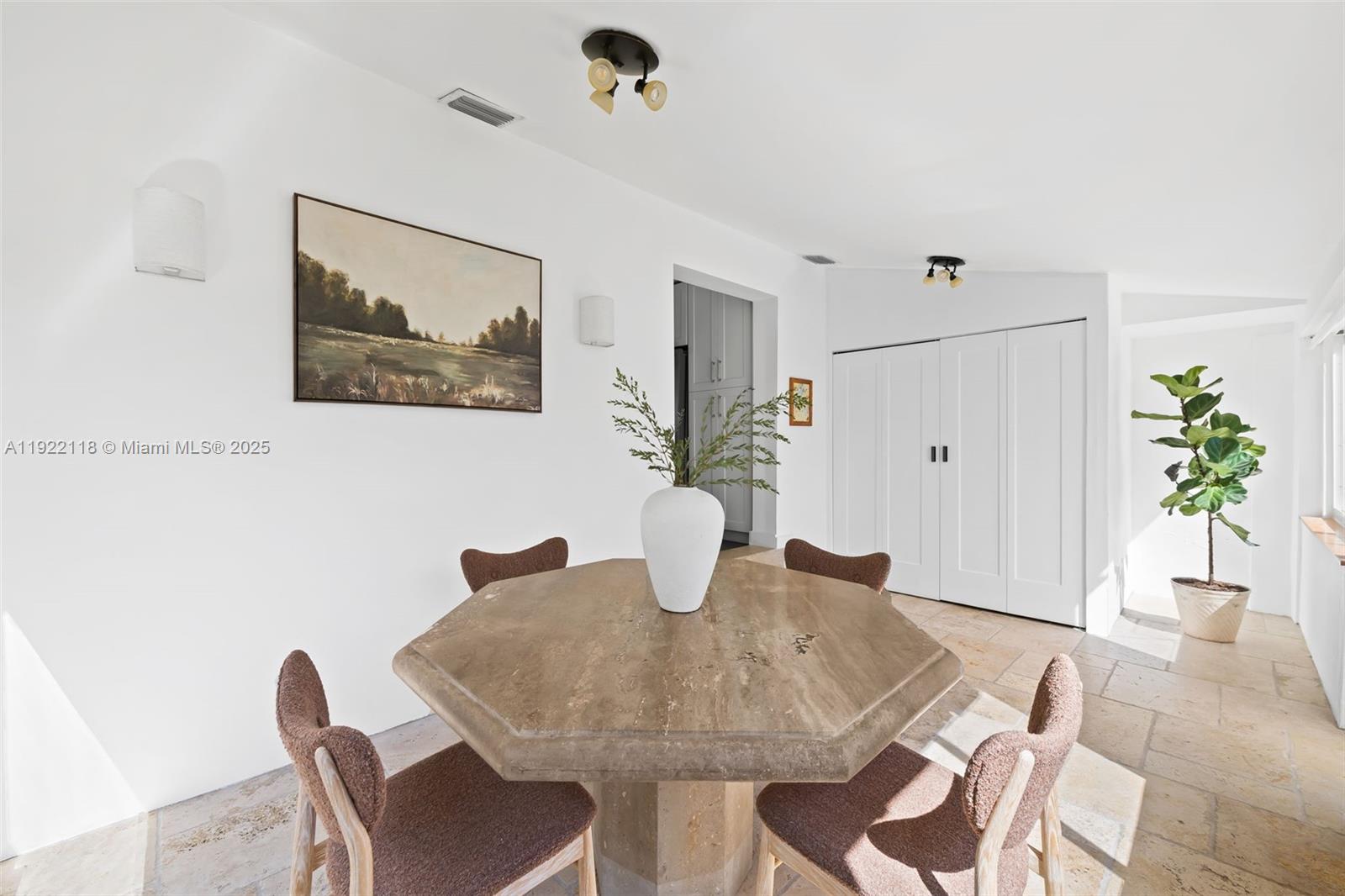 CROISSANT PARK SOUTH RIVE - Residential