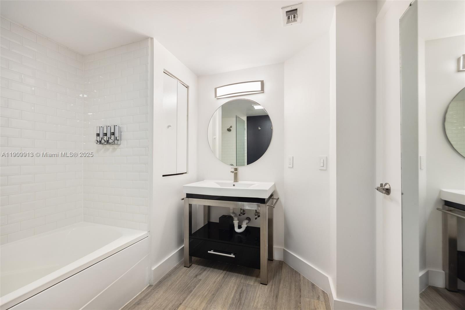 MUTINY PARK CONDO - Residential