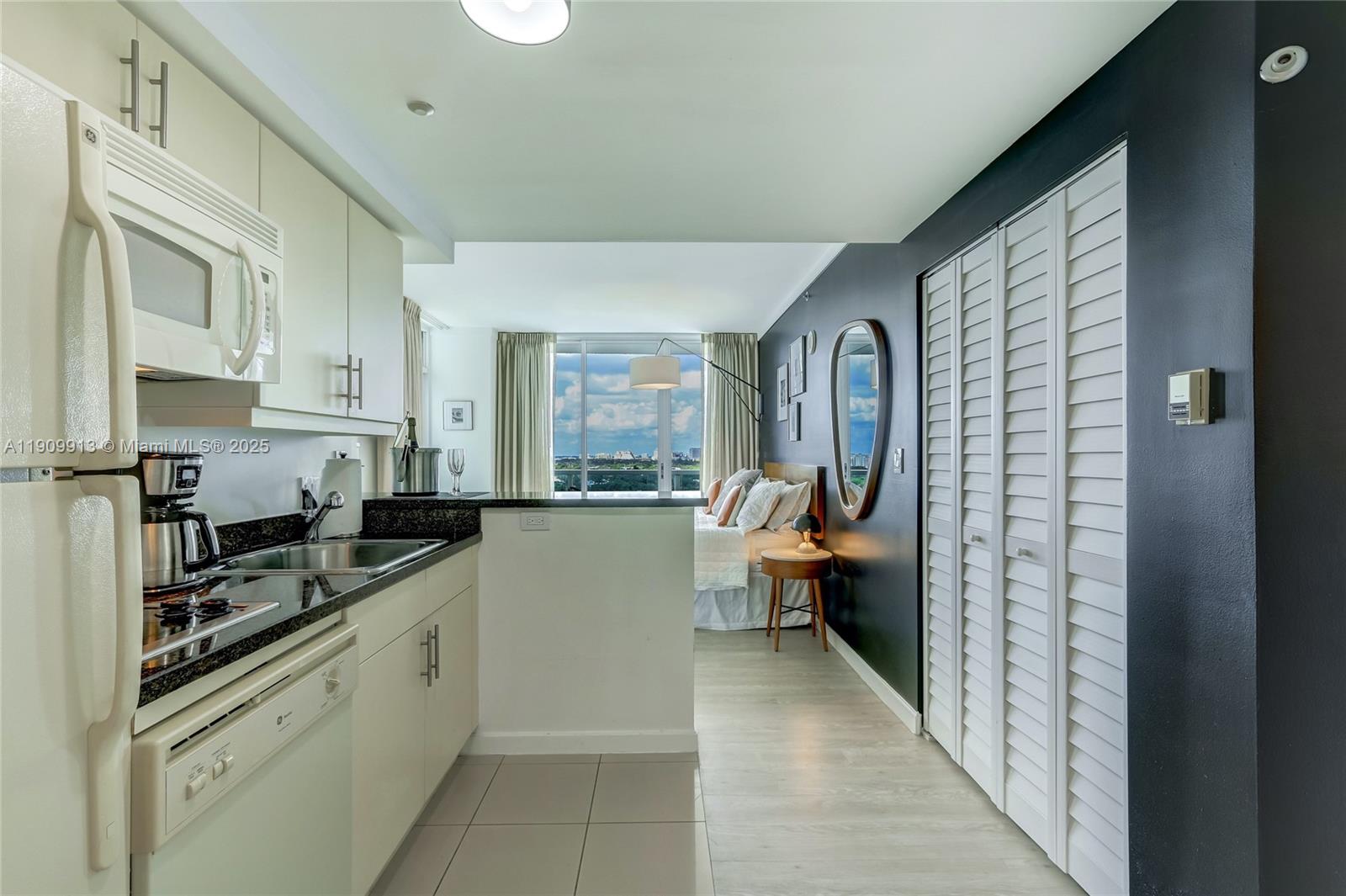 2889 Mcfarlane Rd 1512