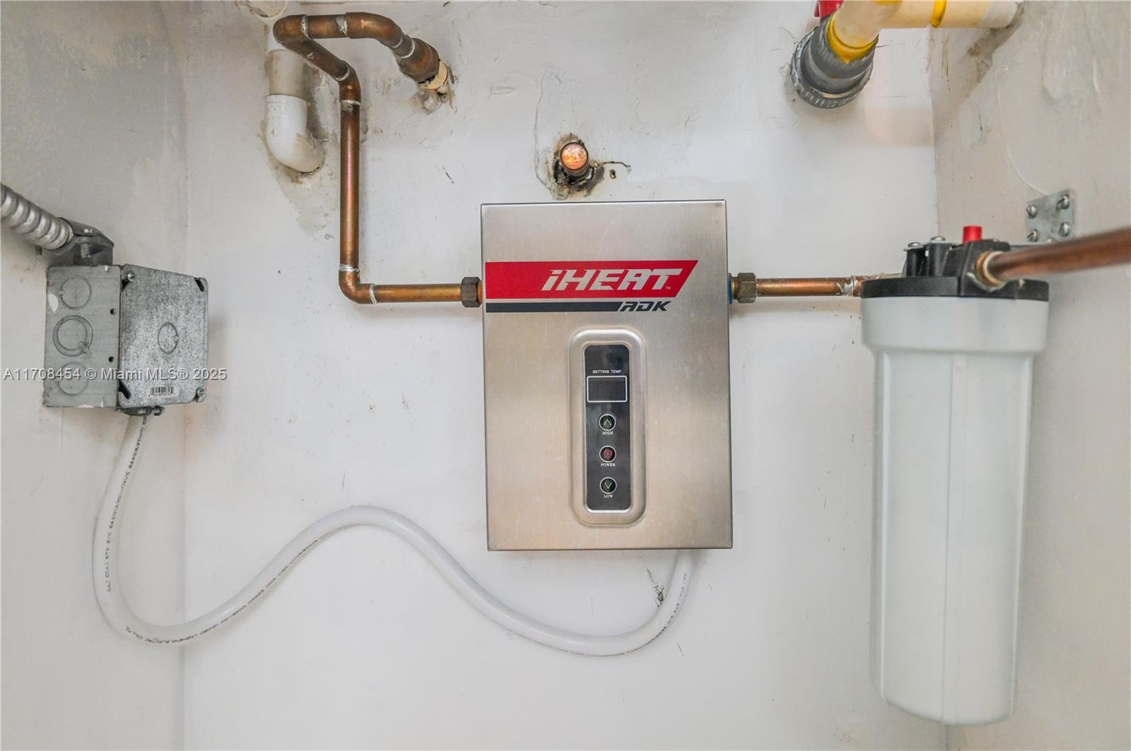 MEADOWBROOK LAKES VIEW CO - Residential