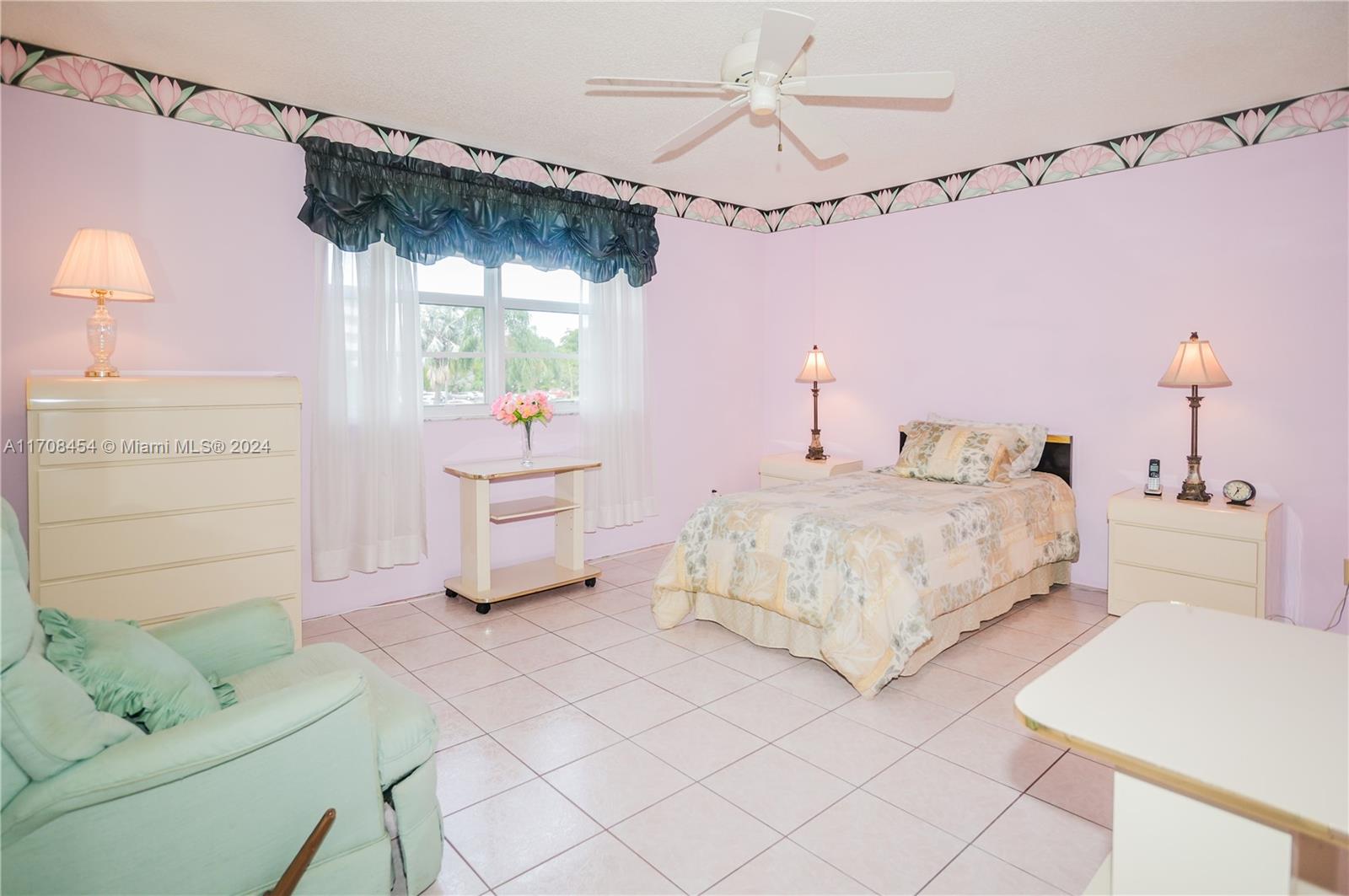 MEADOWBROOK LAKES VIEW CO - Residential