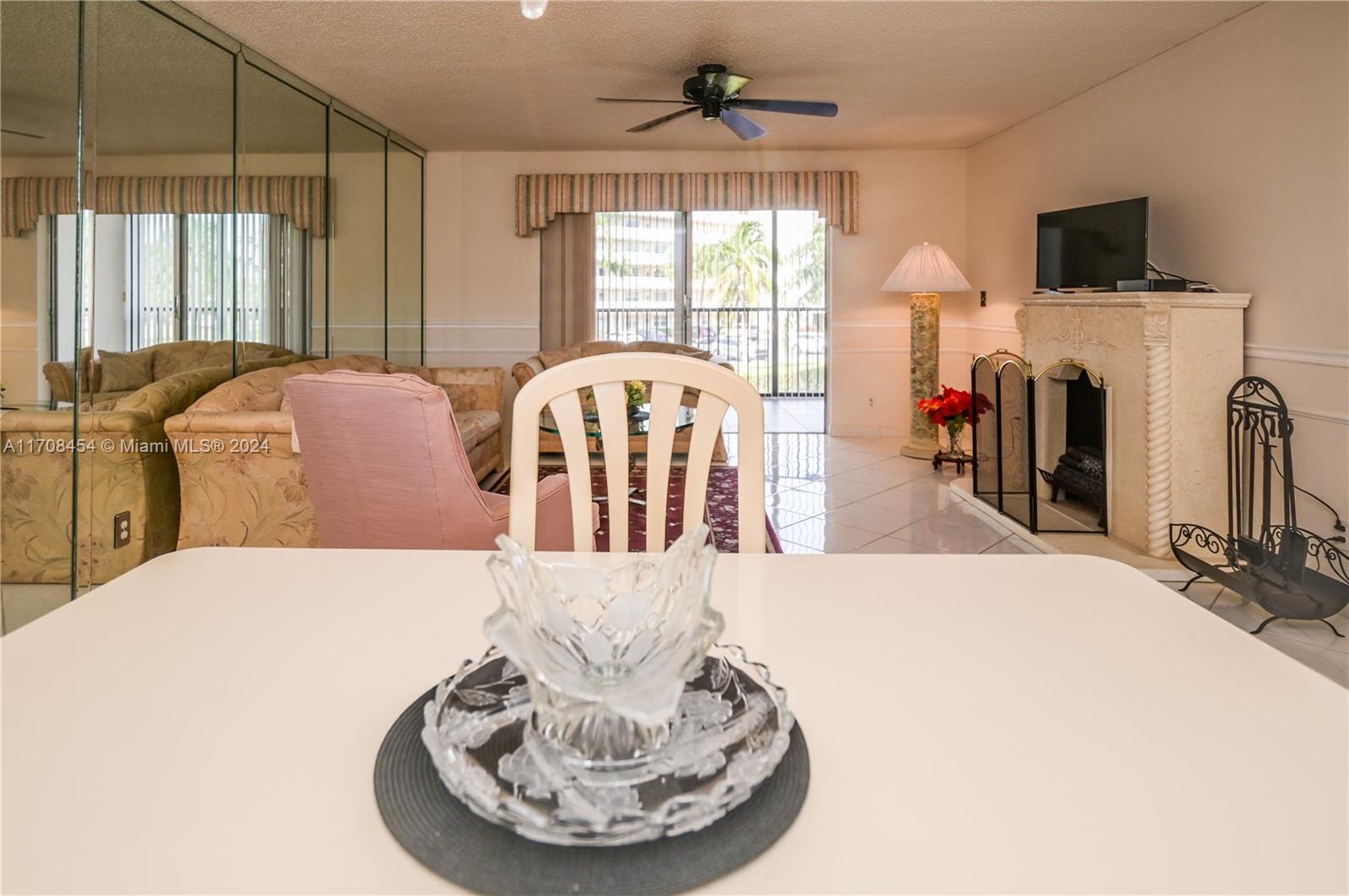 MEADOWBROOK LAKES VIEW CO - Residential