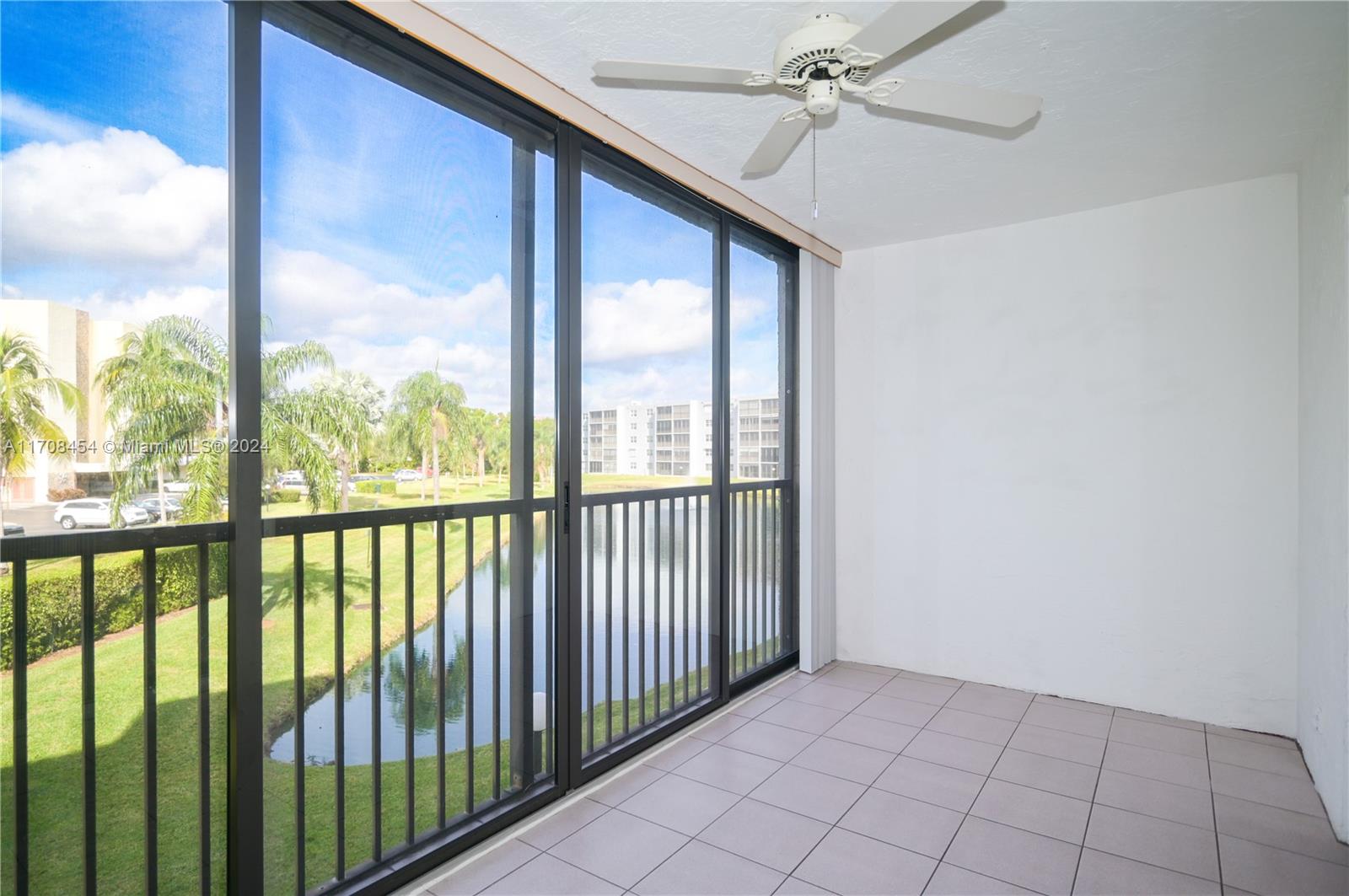 MEADOWBROOK LAKES VIEW CO - Residential