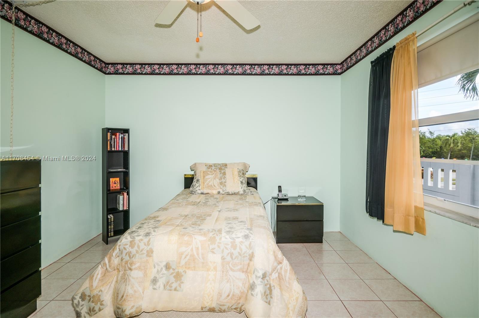 MEADOWBROOK LAKES VIEW CO - Residential