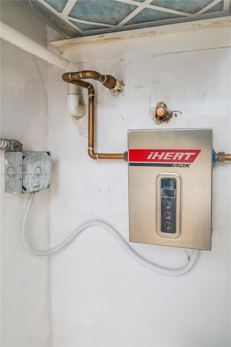 MEADOWBROOK LAKES VIEW CO - Residential