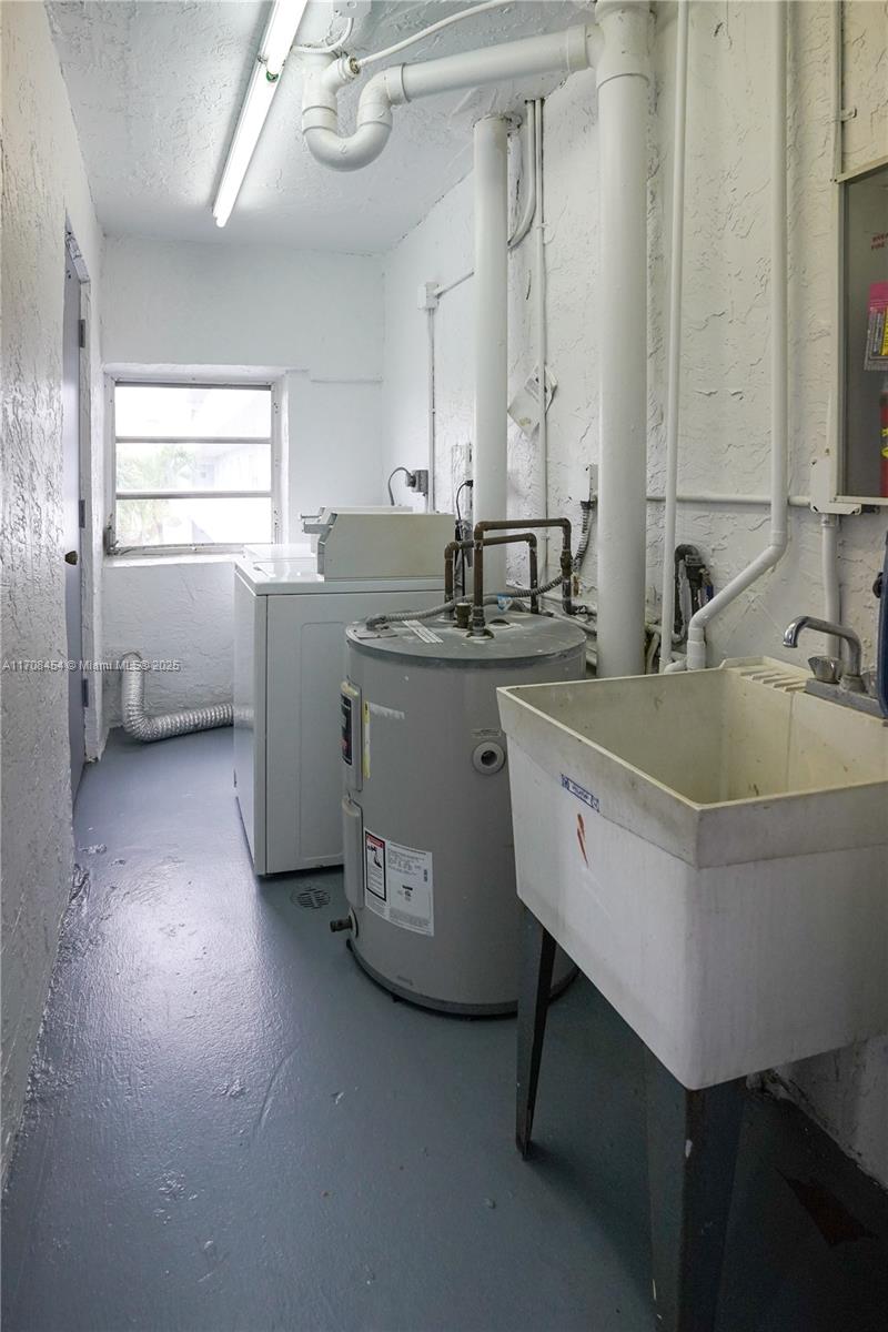 MEADOWBROOK LAKES VIEW CO - Residential