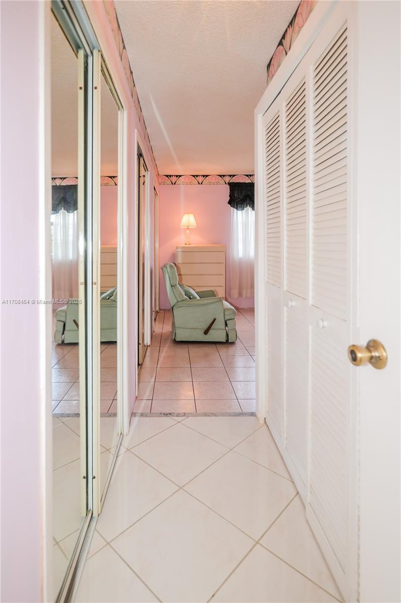 MEADOWBROOK LAKES VIEW CO - Residential