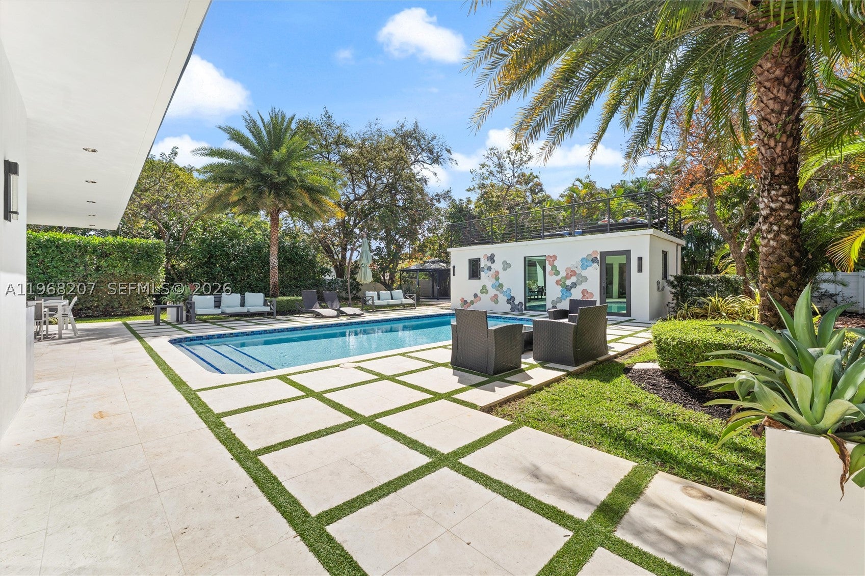 400 NW 24th St