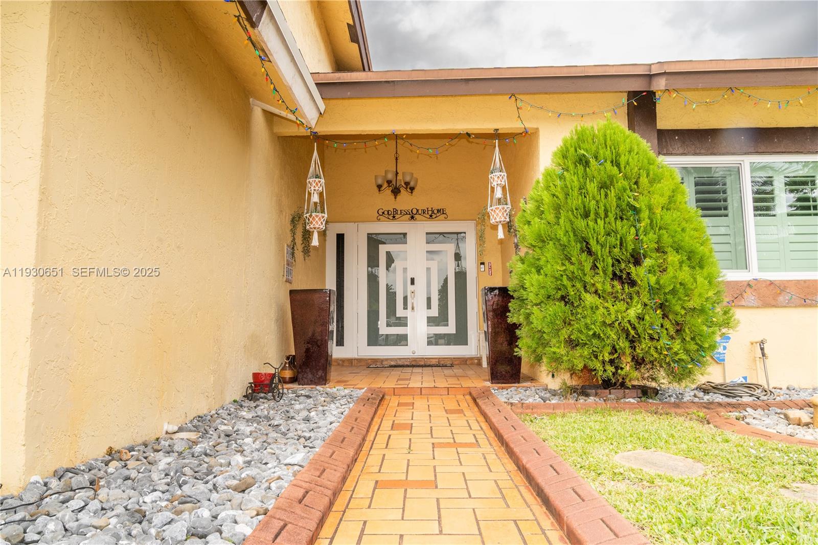 FOUR PALM LAKES AT PEMBRO - Residential