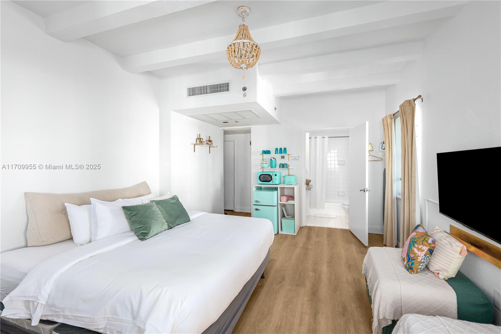 OCEAN SPRAY HOTEL CONDO - Residential