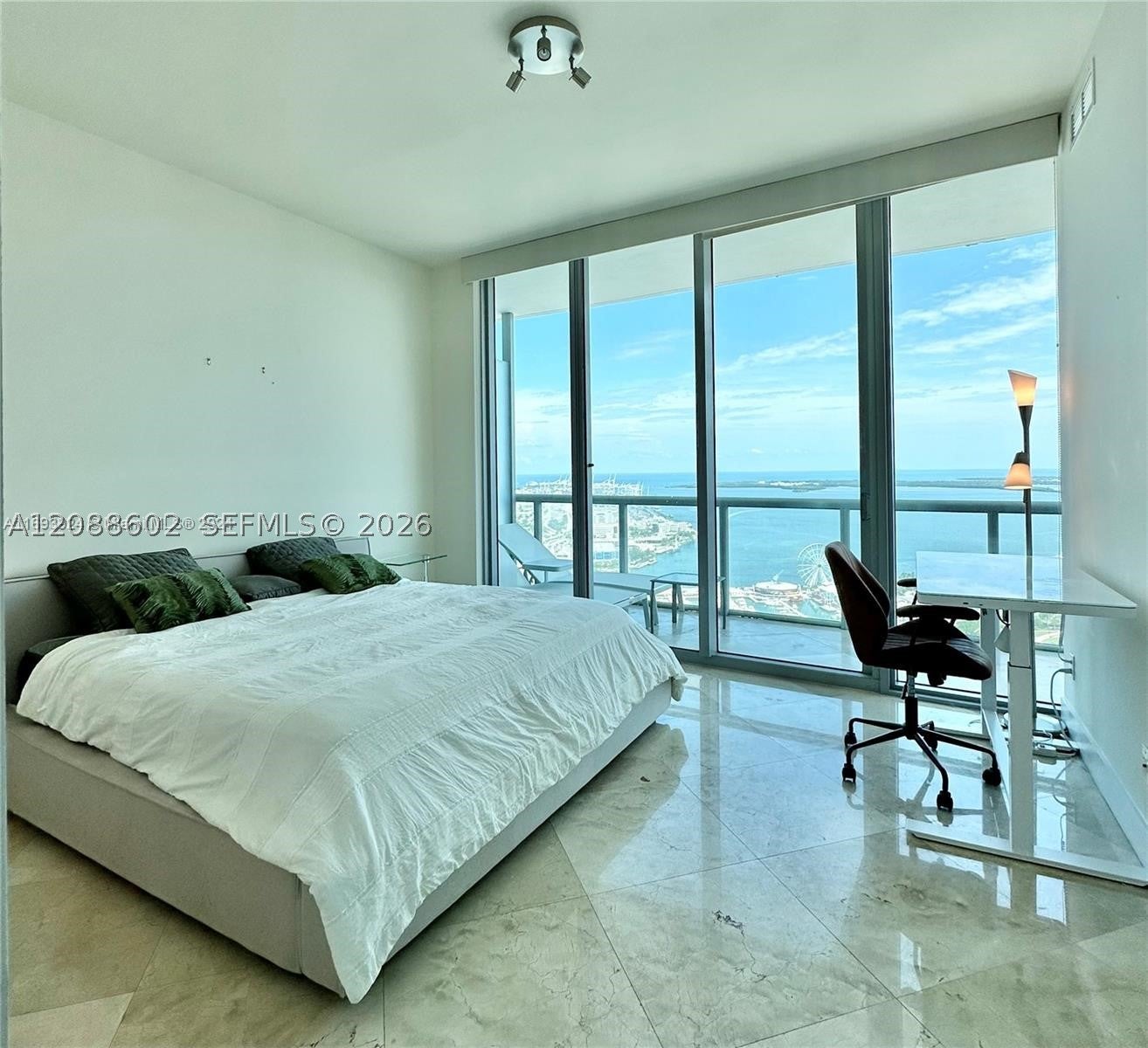 888 SE Biscayne Blvd 4803