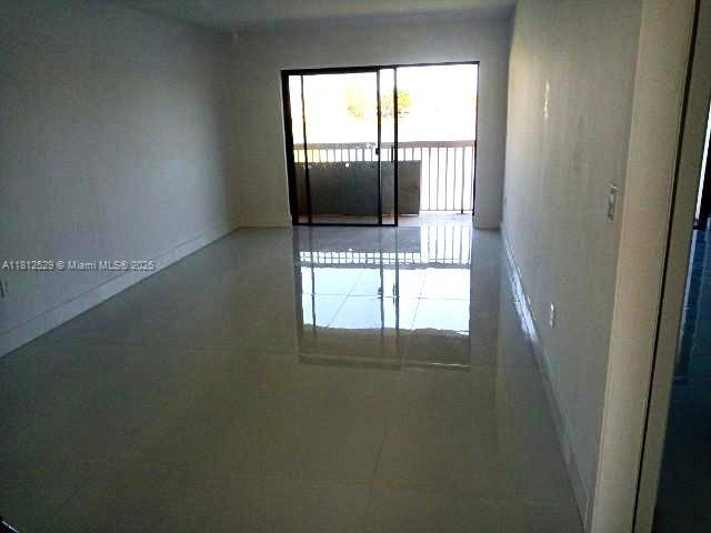 VILLAS AT LAKEVIEW CONDO - Residential
