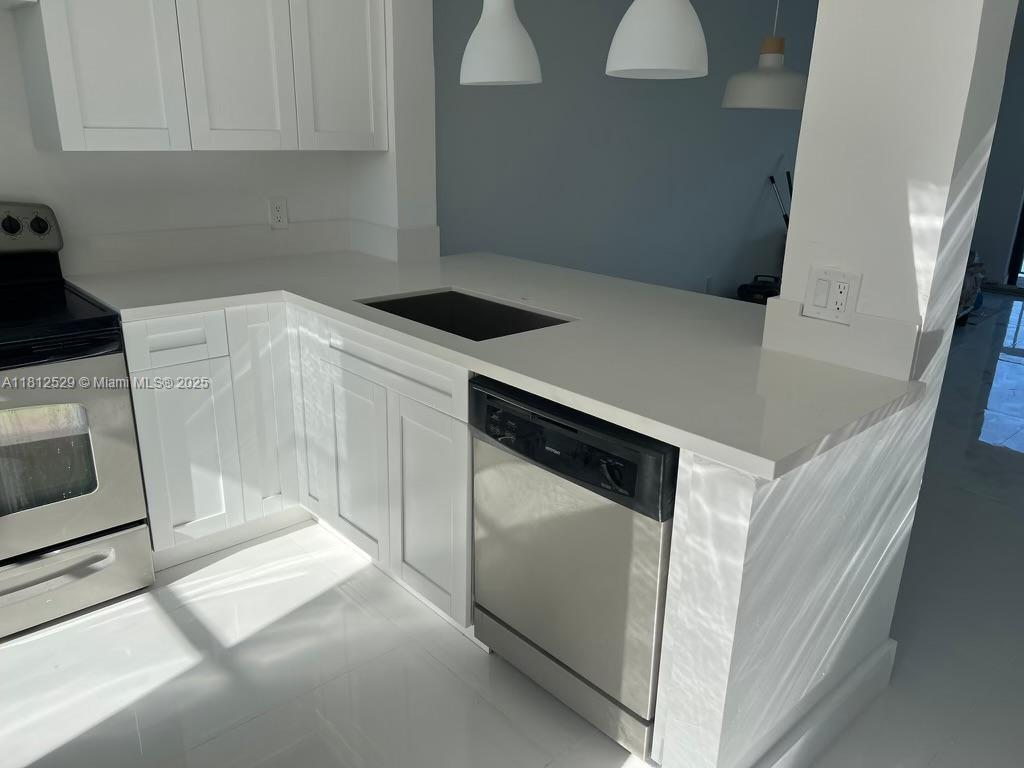 5200 Nw 31st Ave 14, Fort Lauderdale, Broward County, Florida - 1 Bedrooms  
1 Bathrooms - 