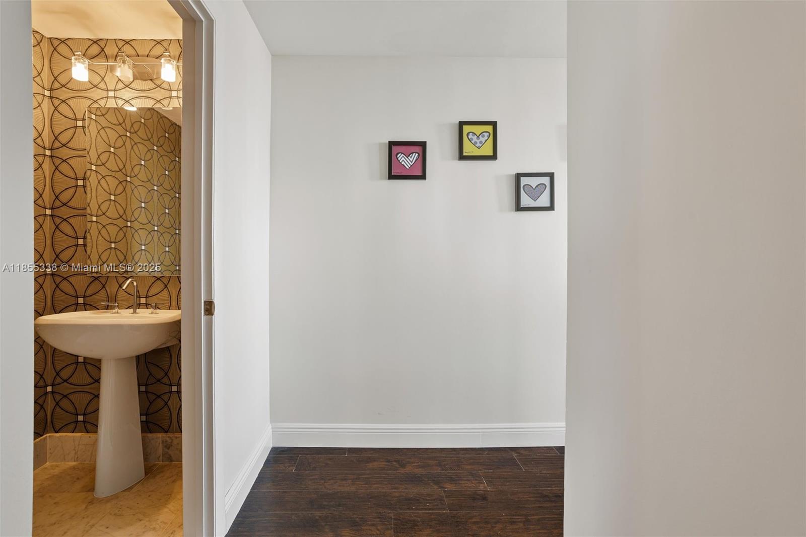 VIZCAYNE NORTH CONDO - Residential