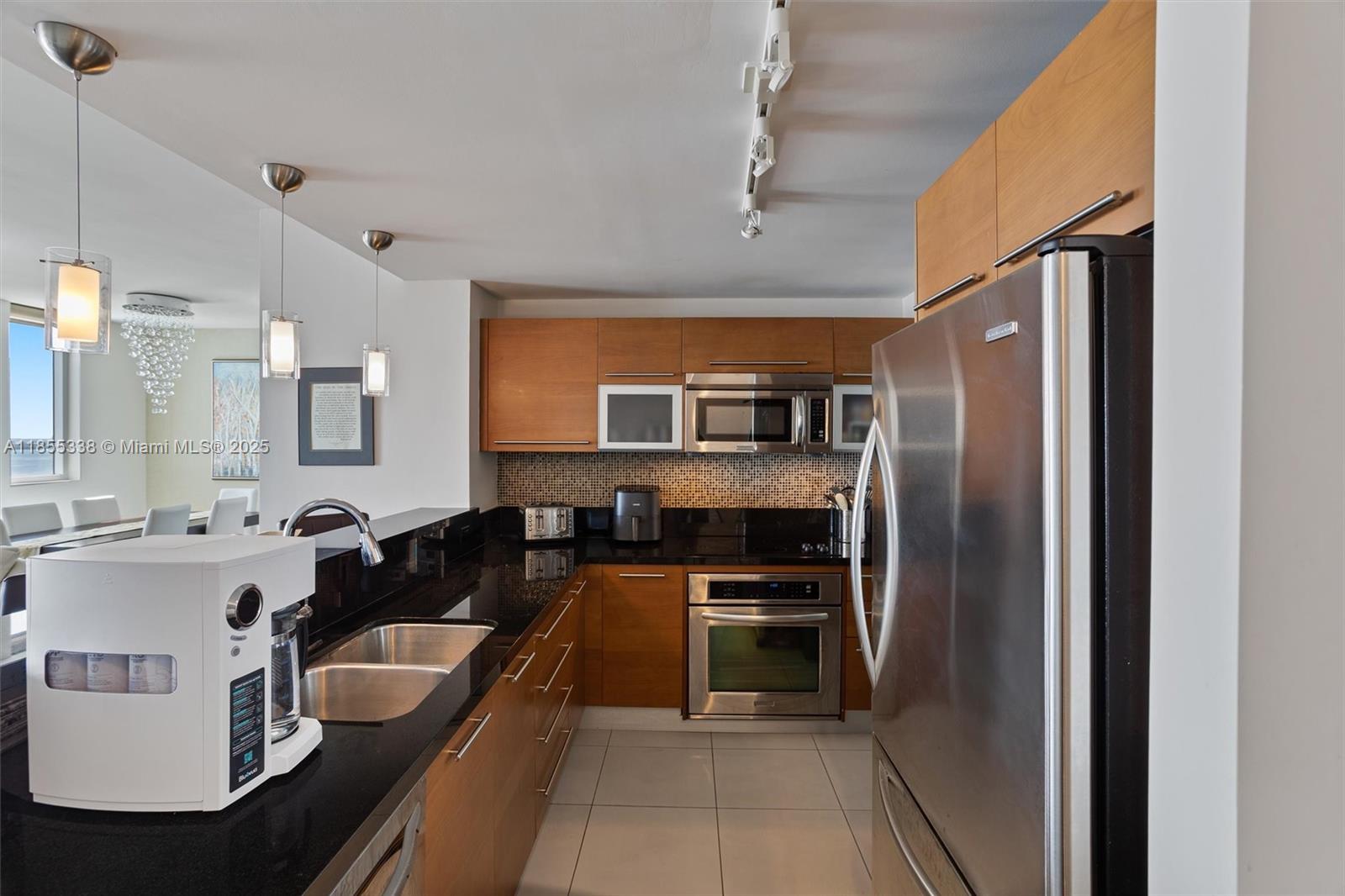 VIZCAYNE NORTH CONDO - Residential